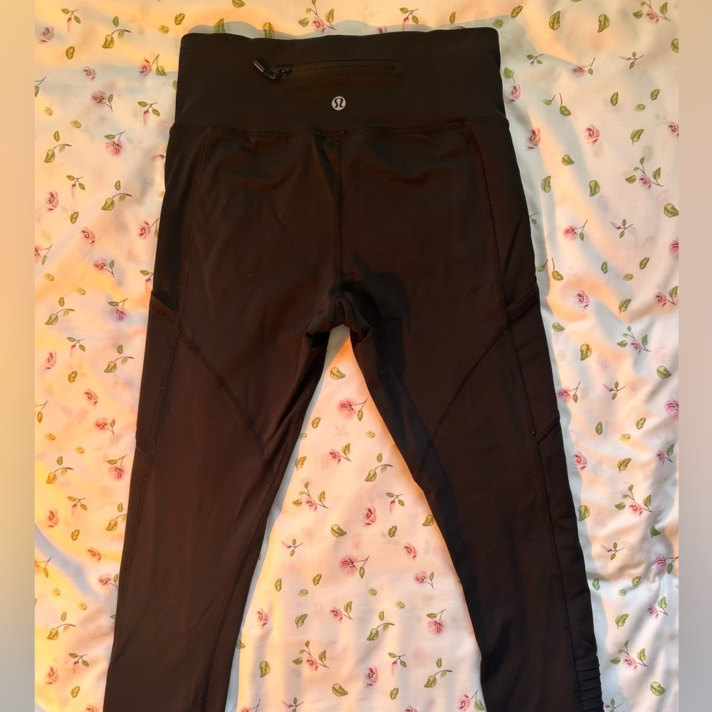 Lululemon Black Running Leggings Reflective Stripe size 4